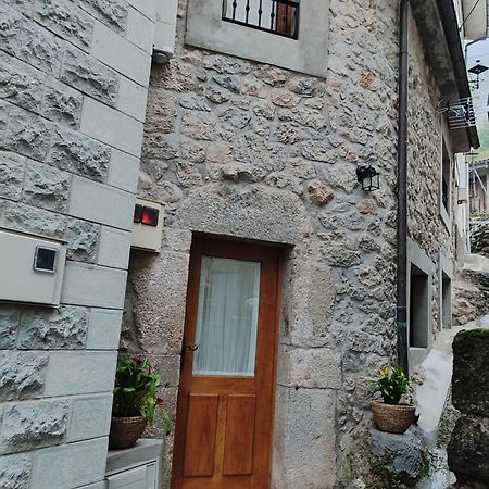 La Casina De Tielve De Cabrales Dentro Del Parque Nacional Picos De Europa Villa Exterior photo